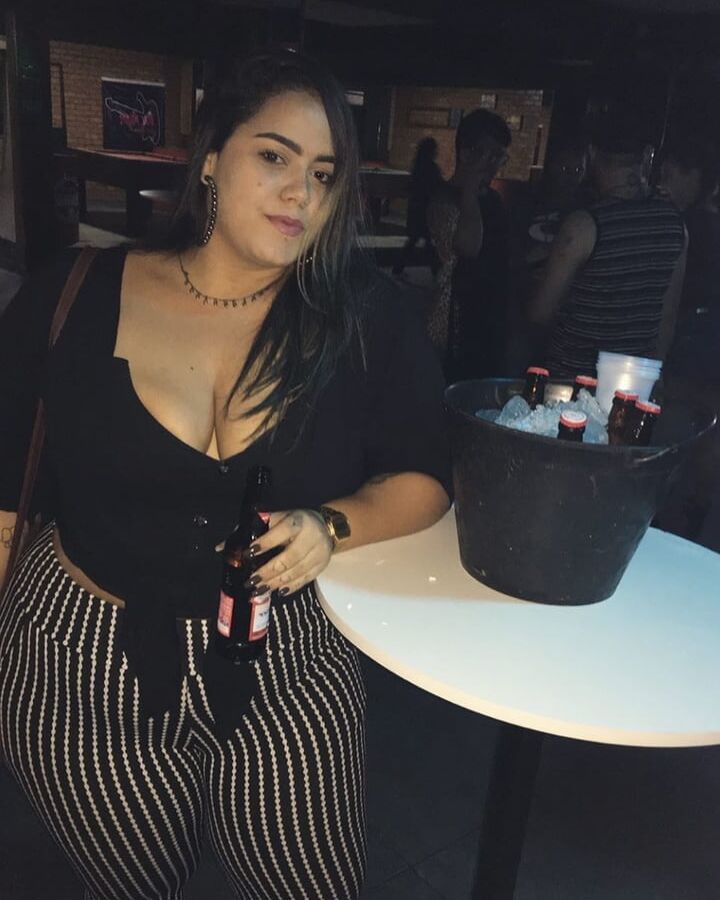 Gostosa cara de safada (cum &amp; comments)