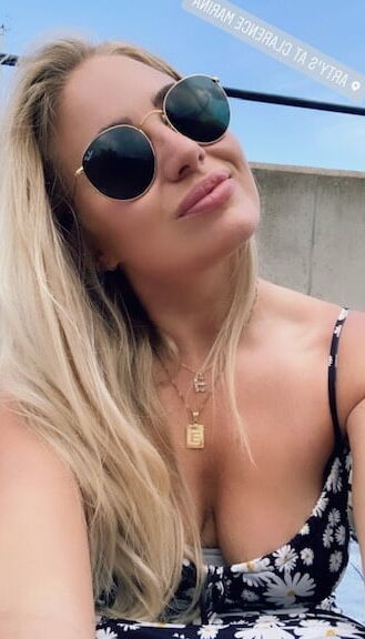 Girls from Social Media Vol : Ellie, instagram