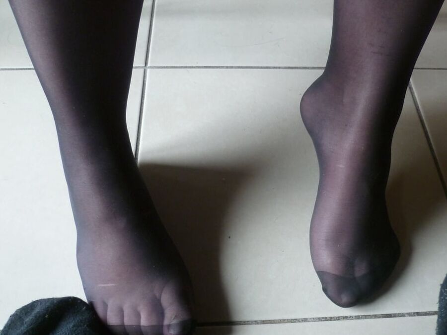 les pieds de ma salope en dim up noirs