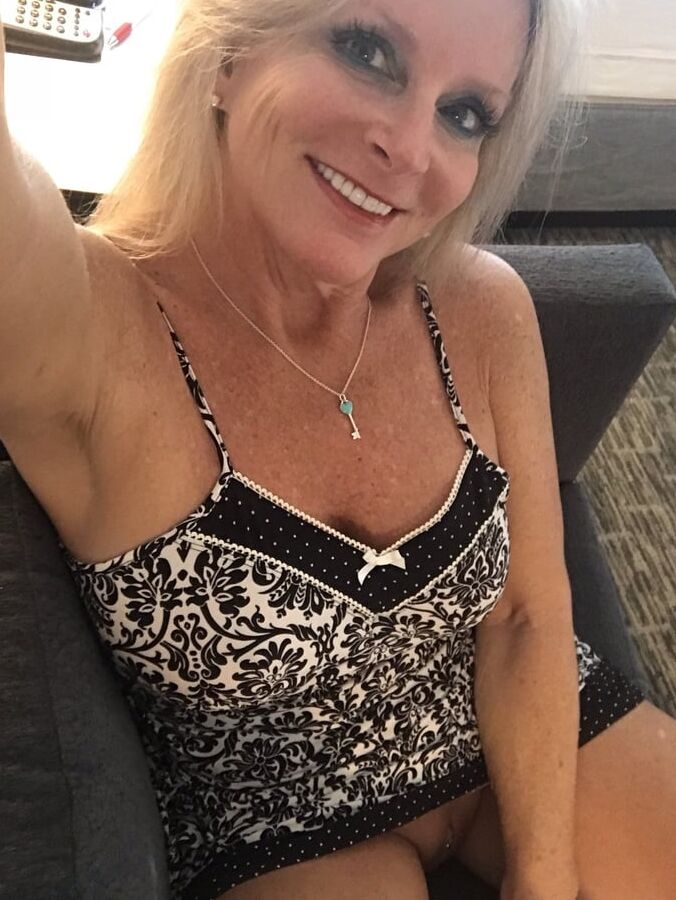 Sexy MILF Heather Big Tits Loves To Flash Her Cunt in Public