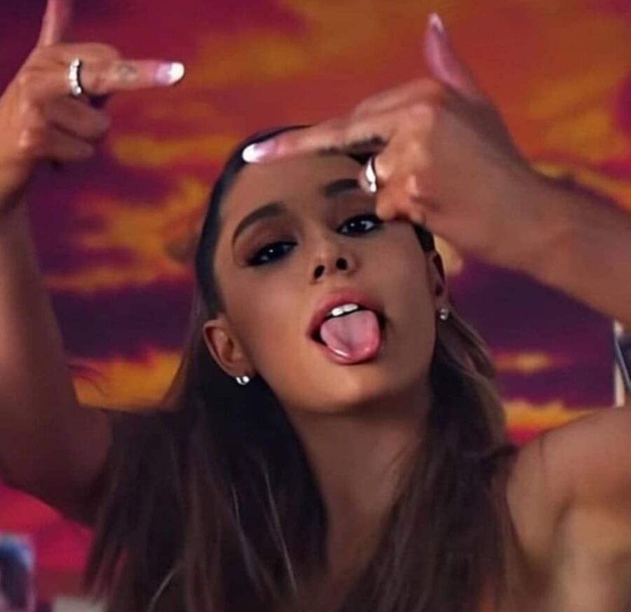 Ariana Grande Armpits