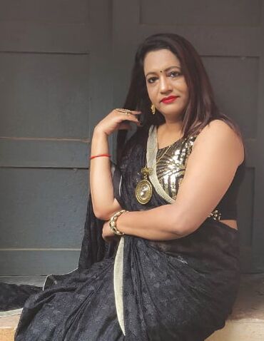Desi indian mature saree