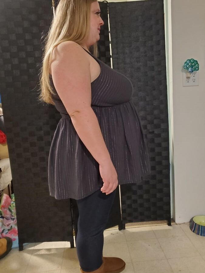 gorgeous bbw does a strip