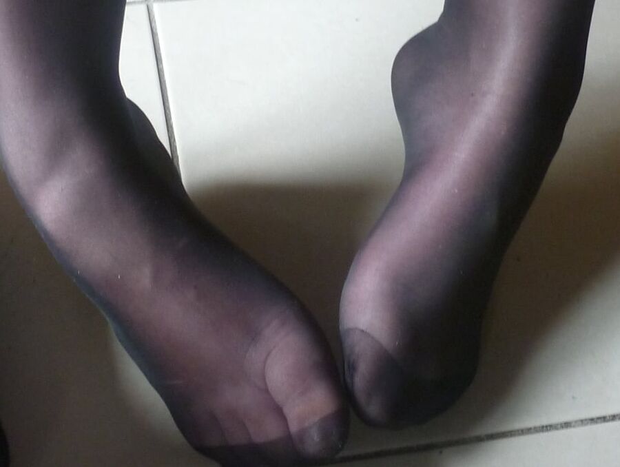 les pieds de ma salope en dim up noirs