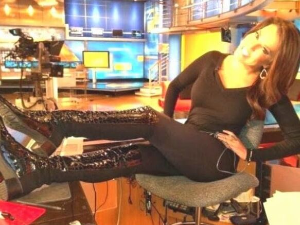 Female Celebrity Boots &amp; Leather - Robin Meade