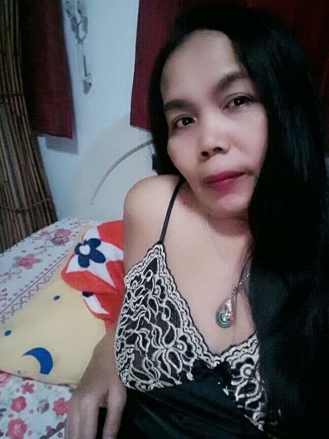 Ibu memakai baju tidur sexy