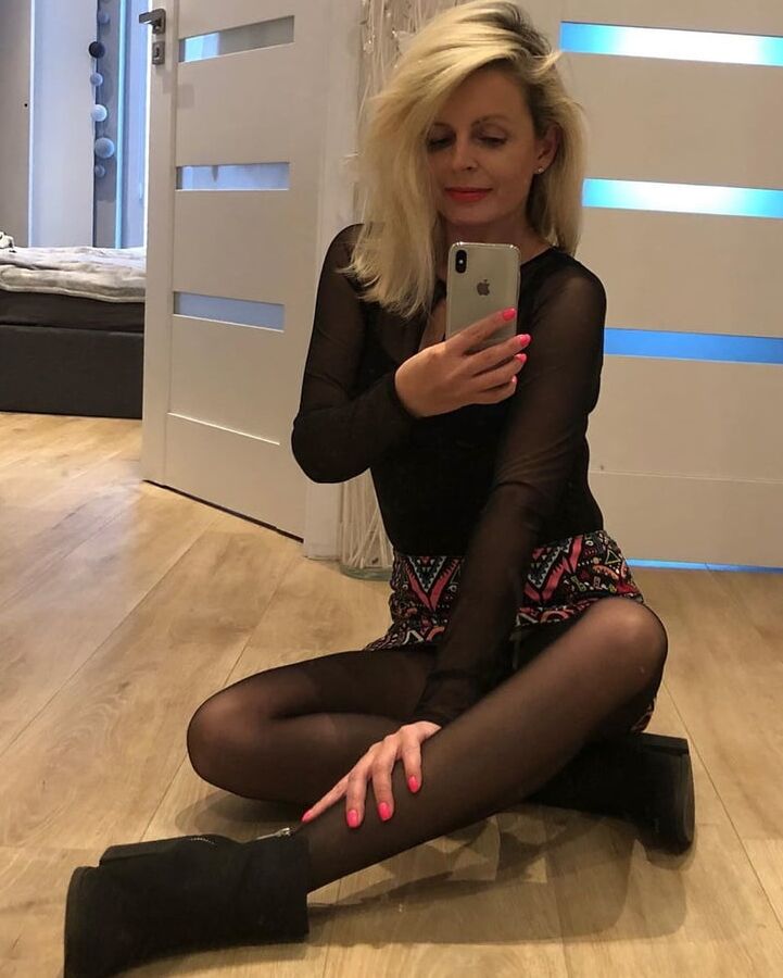 My hot amateur Neighborwife makes selfies in nylon