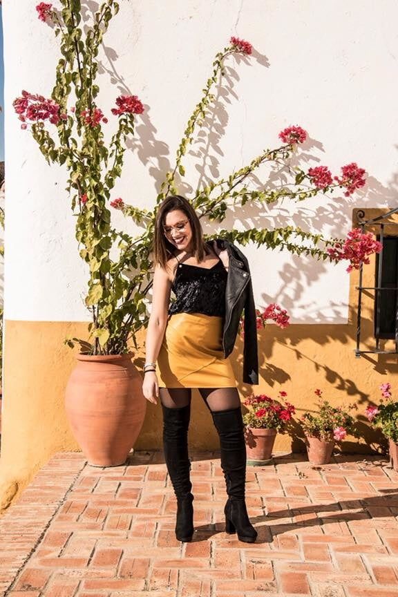 sexy european Ana in tights pantyhose nylon legs feet