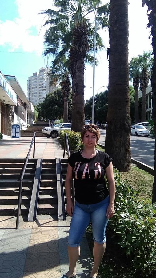 Milfs with calves from social networks