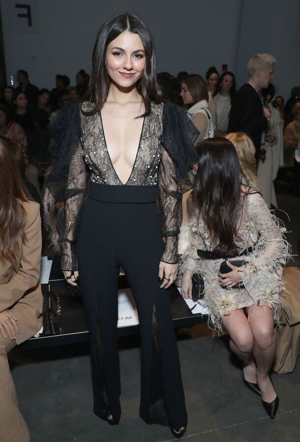Victoria Justice - Sexy Boobage Feb th &;