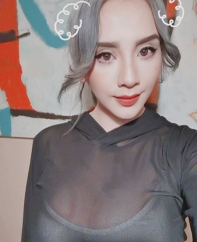 Mumusiraneitor very busty streamer