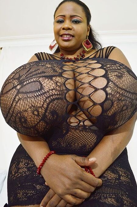 Huge boobed BBW goddess