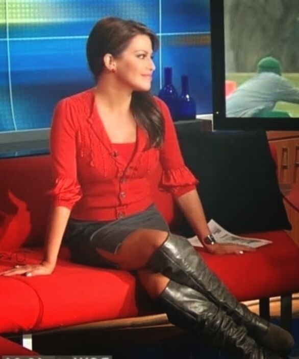 Female Celebrity Boots &amp; Leather - Robin Meade
