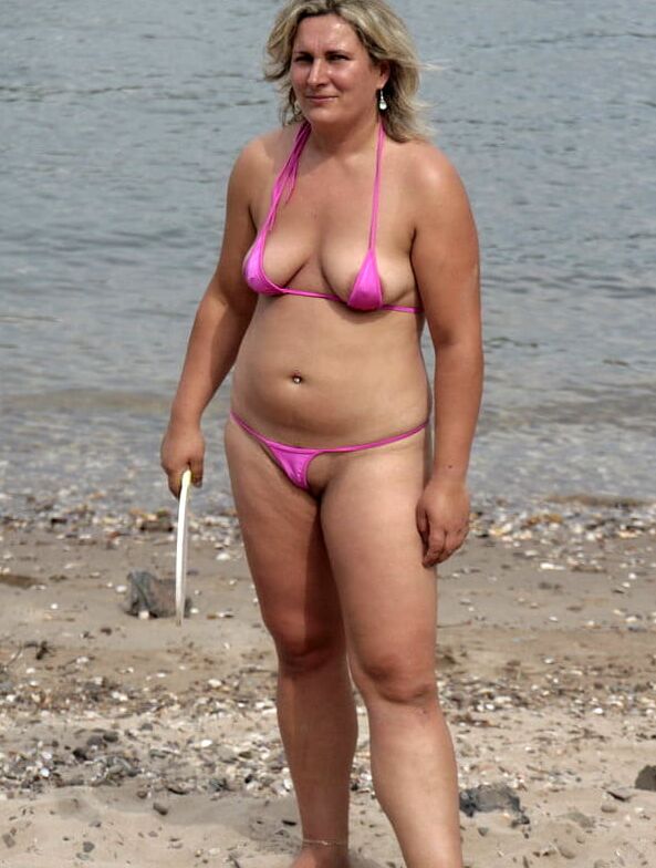 milfs and mature in daring bikini&;s