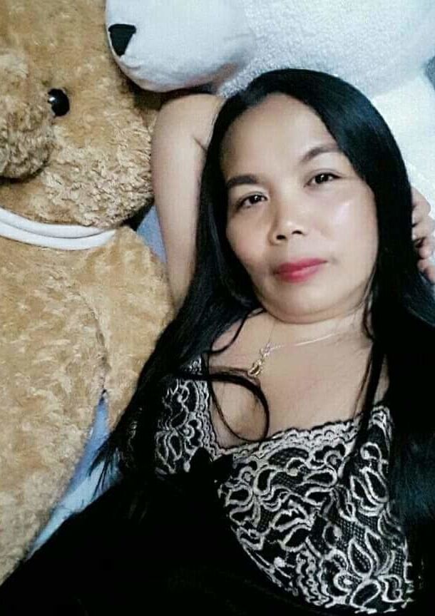 Ibu memakai baju tidur sexy