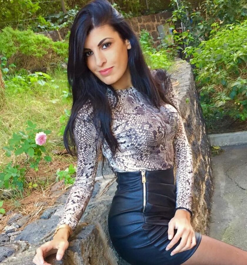 Widow mom Giulia