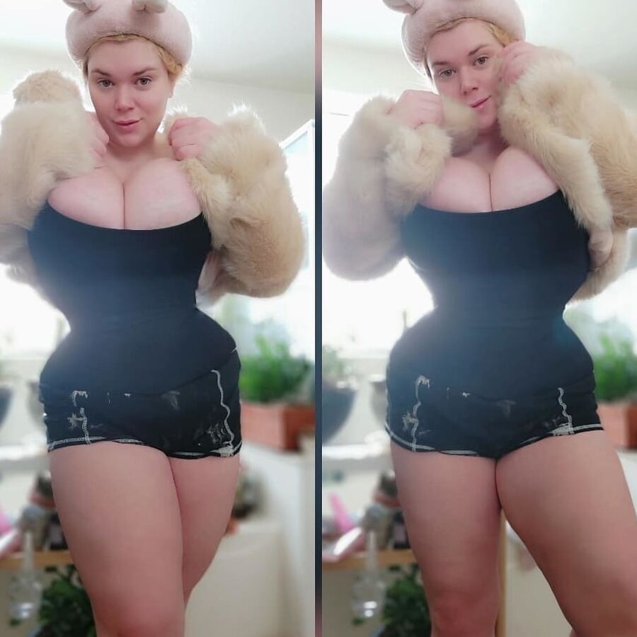 Sexy Massive Tits Cosplay Girl Penny Underbust