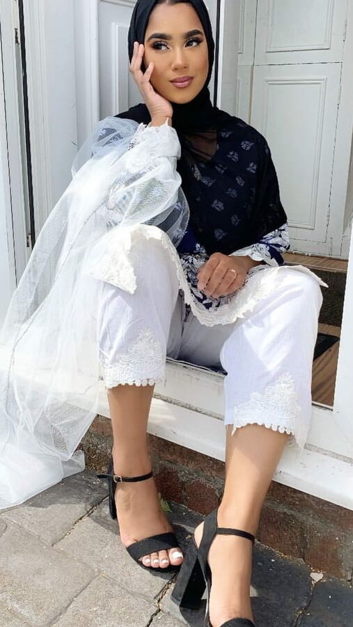 paki feet