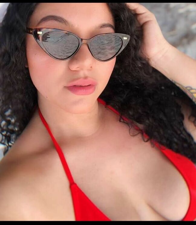 Milf en bikini tanga rica chichona caliente hot shaved mommy