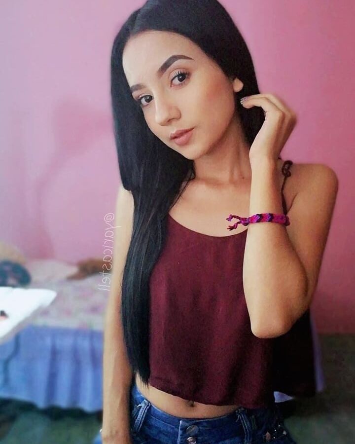 Yari Castellanos conejita