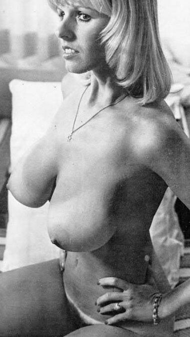 Naked Vintage Girls