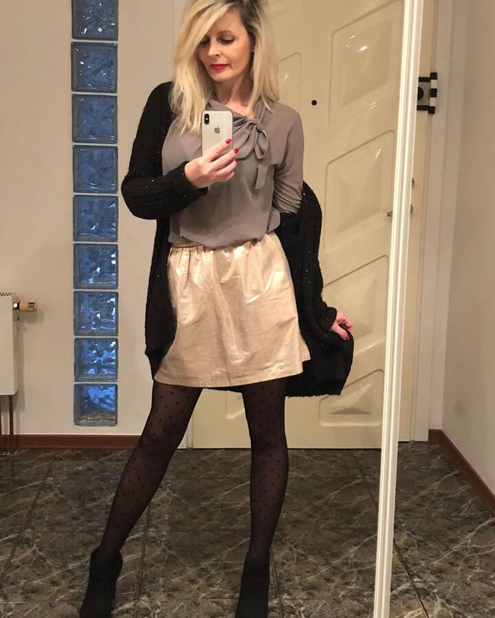My hot amateur Neighborwife makes selfies in nylon