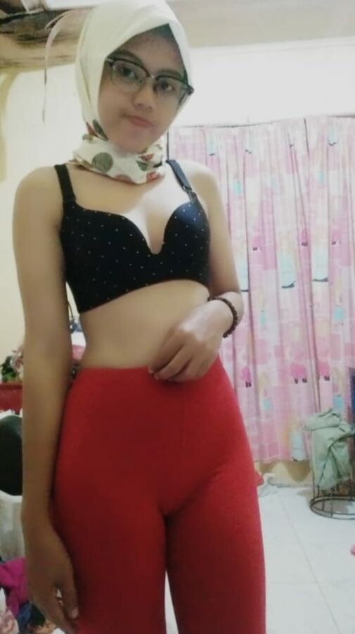 Hijab Kacamata
