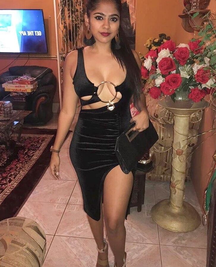 Desi Hot Bitches Nudes and Sexy Pics