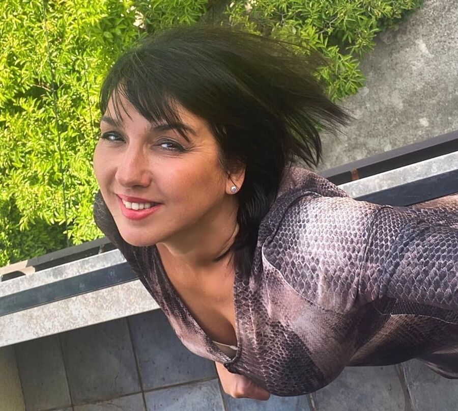 Classy Serbian Legs Queen-Mileva