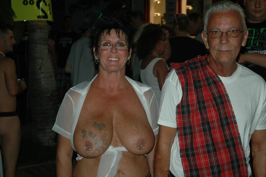Big tit mature Roni