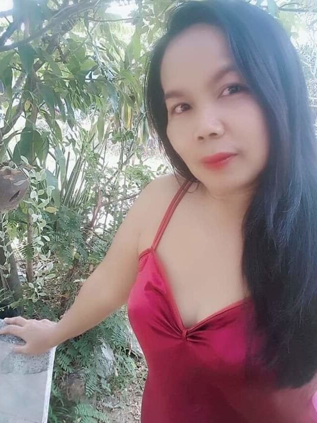 Ibu memakai baju tidur sexy