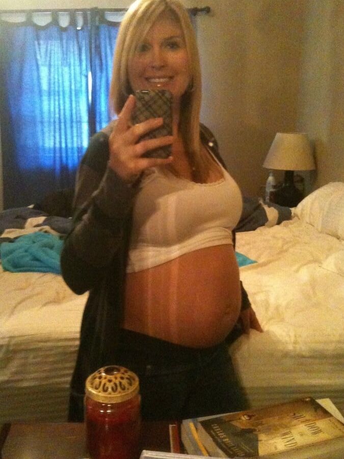 Super hot amateur pregnant blonde just wow
