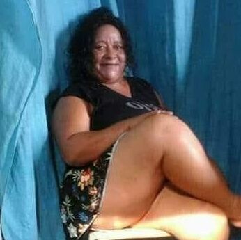 andrea olveira mature years