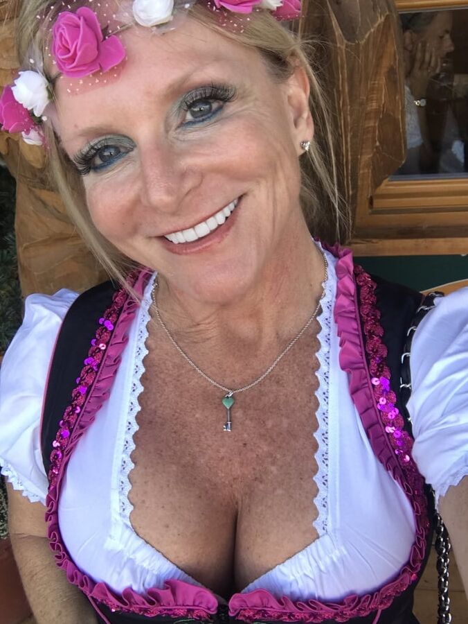 Sexy MILF Heather Big Tits Loves To Flash Her Cunt in Public
