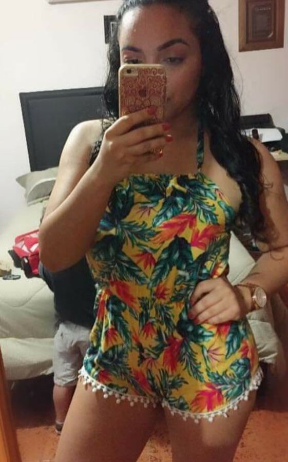 Milf en bikini tanga rica chichona caliente hot shaved mommy