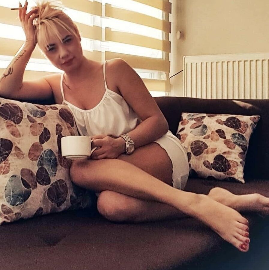 Turkish delight milf blonde no nude dress skirt curvy hot