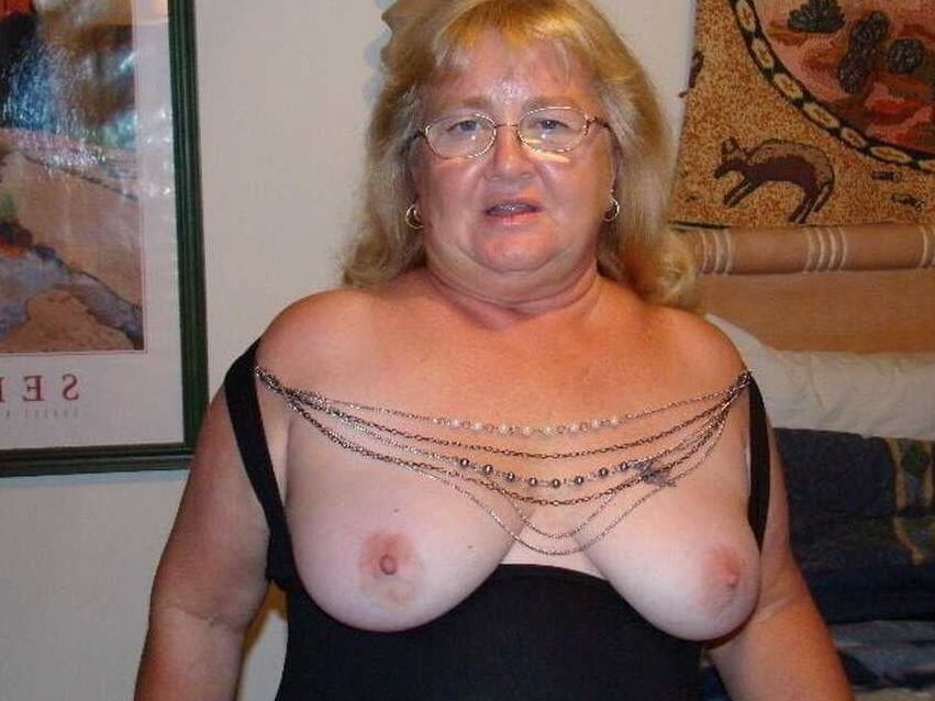 Older and hot (Small tits)