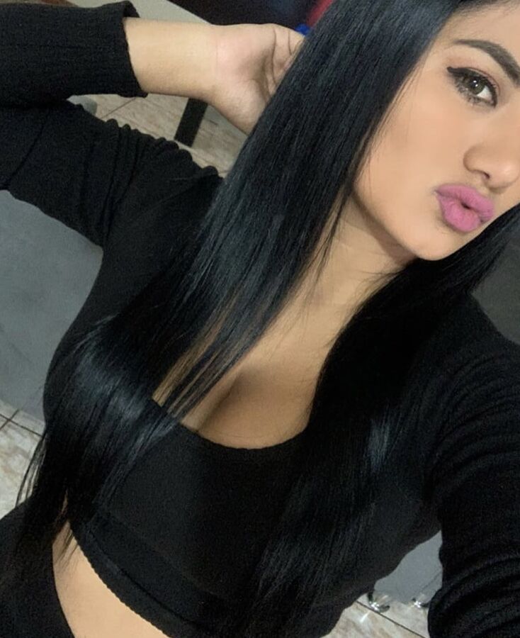 Valeria.Glossy beauty Latina CGN