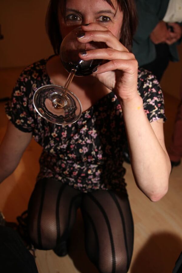 Champagne Matures on Party