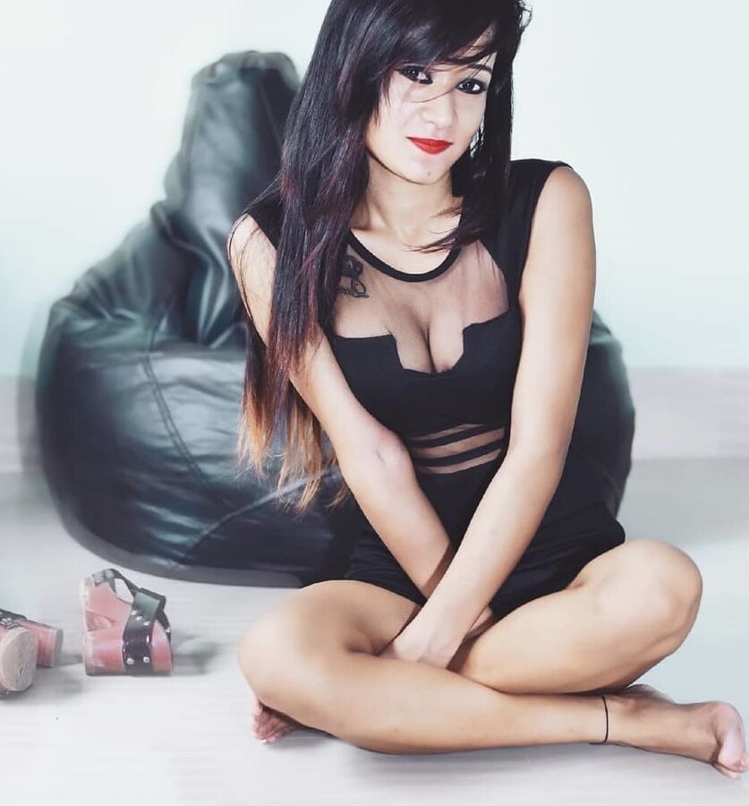 BENGALI GLAMOROUS BABE