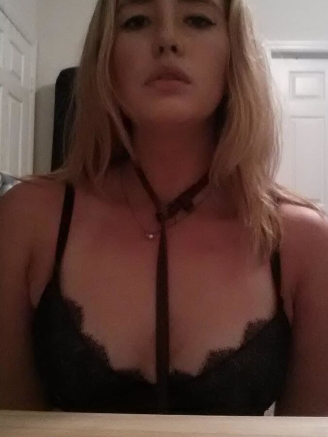 Blonde Beauty, Big Insertions In Both Holes