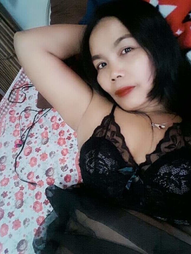 Ibu memakai baju tidur sexy