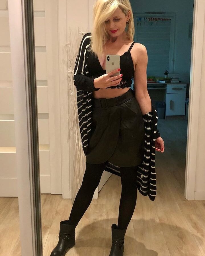 My hot amateur Neighborwife makes selfies in nylon
