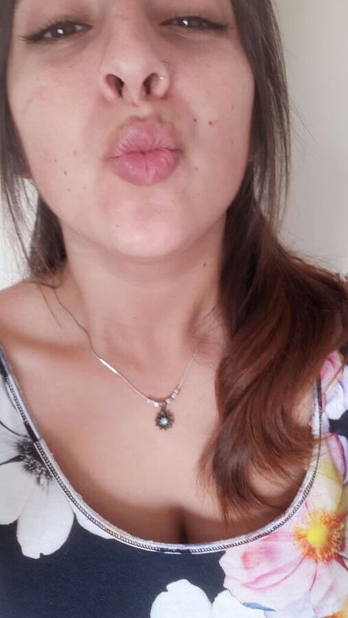 Hot Busty figure NRI nude selfies to best friend ()