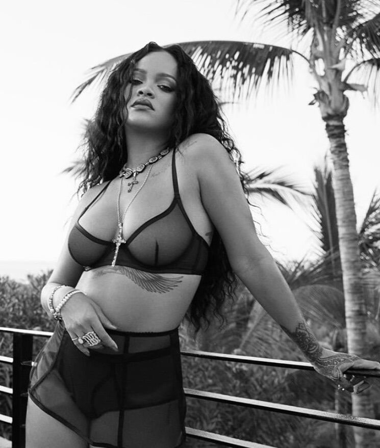 RIHANNA Savage X Fenty