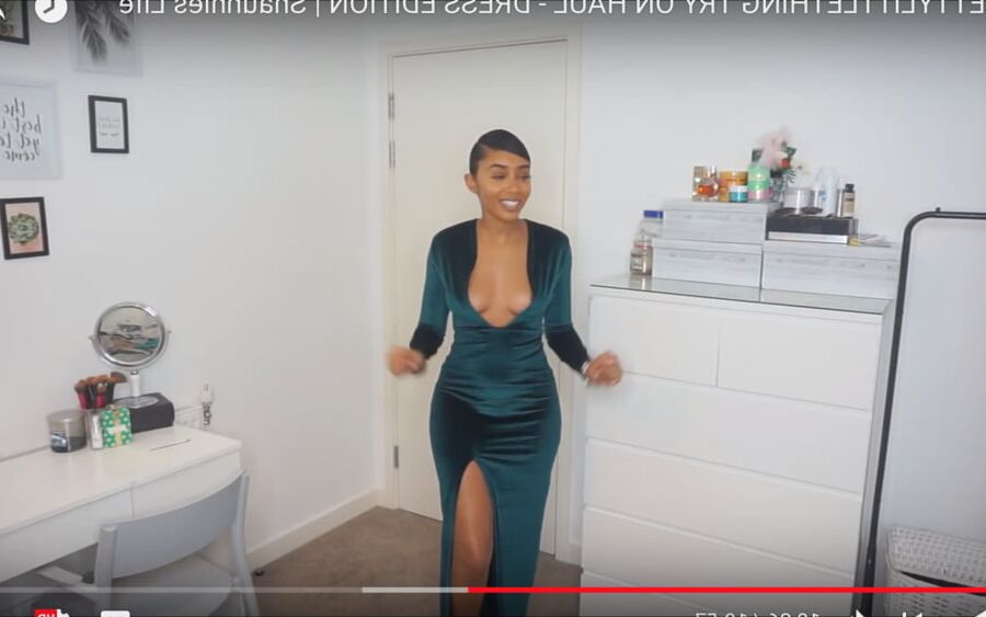 Shaunnie&;s Life Shaunnie_xoxo Youtuber Instagram Nip Slip