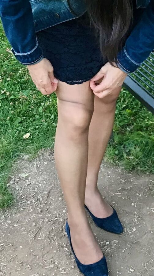 Girlie puts on hose