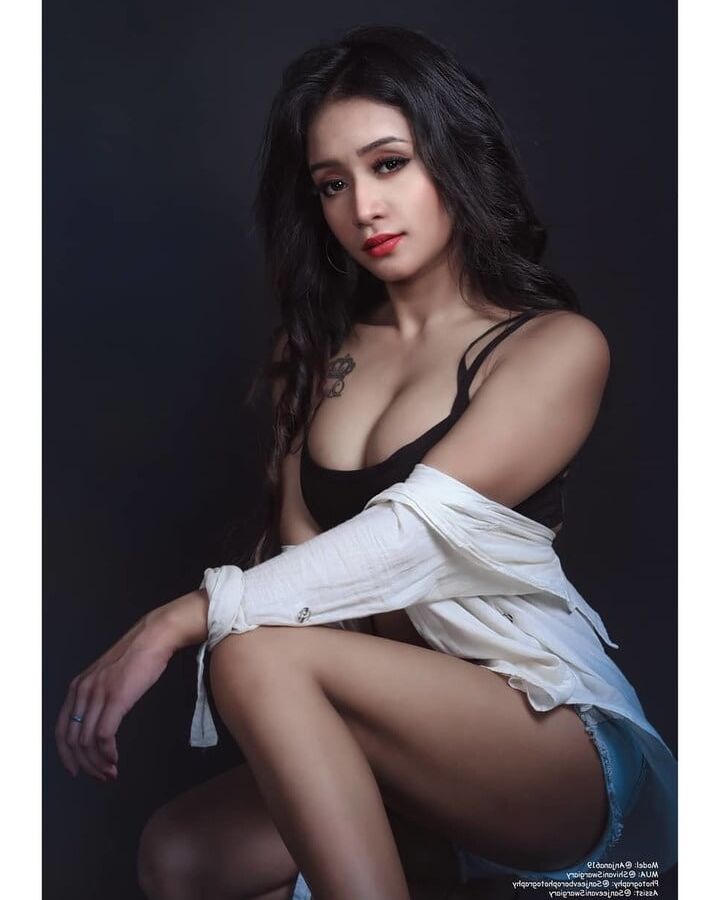 BENGALI GLAMOROUS BABE