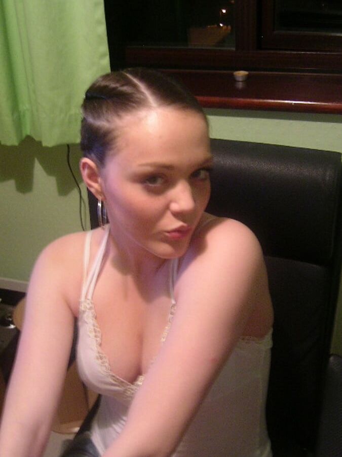 brune bien excitante