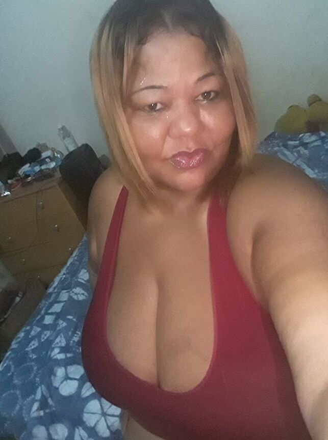 VILMA SANTOS BBW TETAS GRANDES PARTE MATURE TITS SSBBW